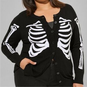 Torrid 1X Black White Skeleton button sweater Cardigan halloween goth 14 16 new